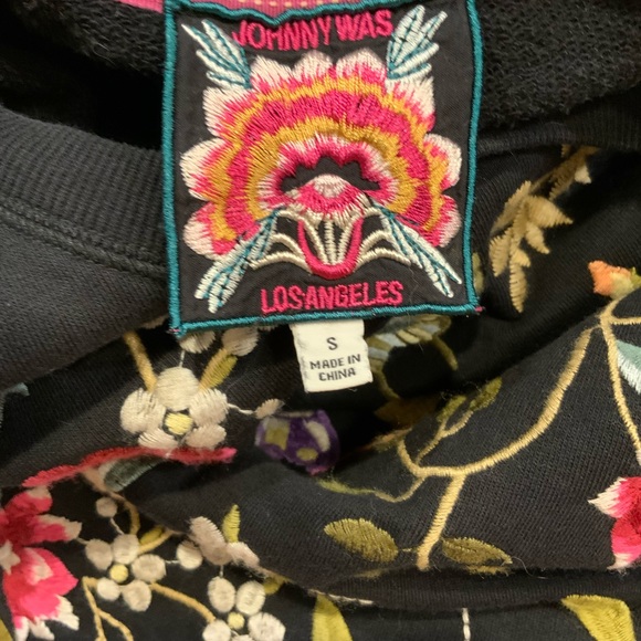 Johnny Was Osaka Side Slit Embroidered Sweatshirt Black, Size Small - Picture 6 of 7